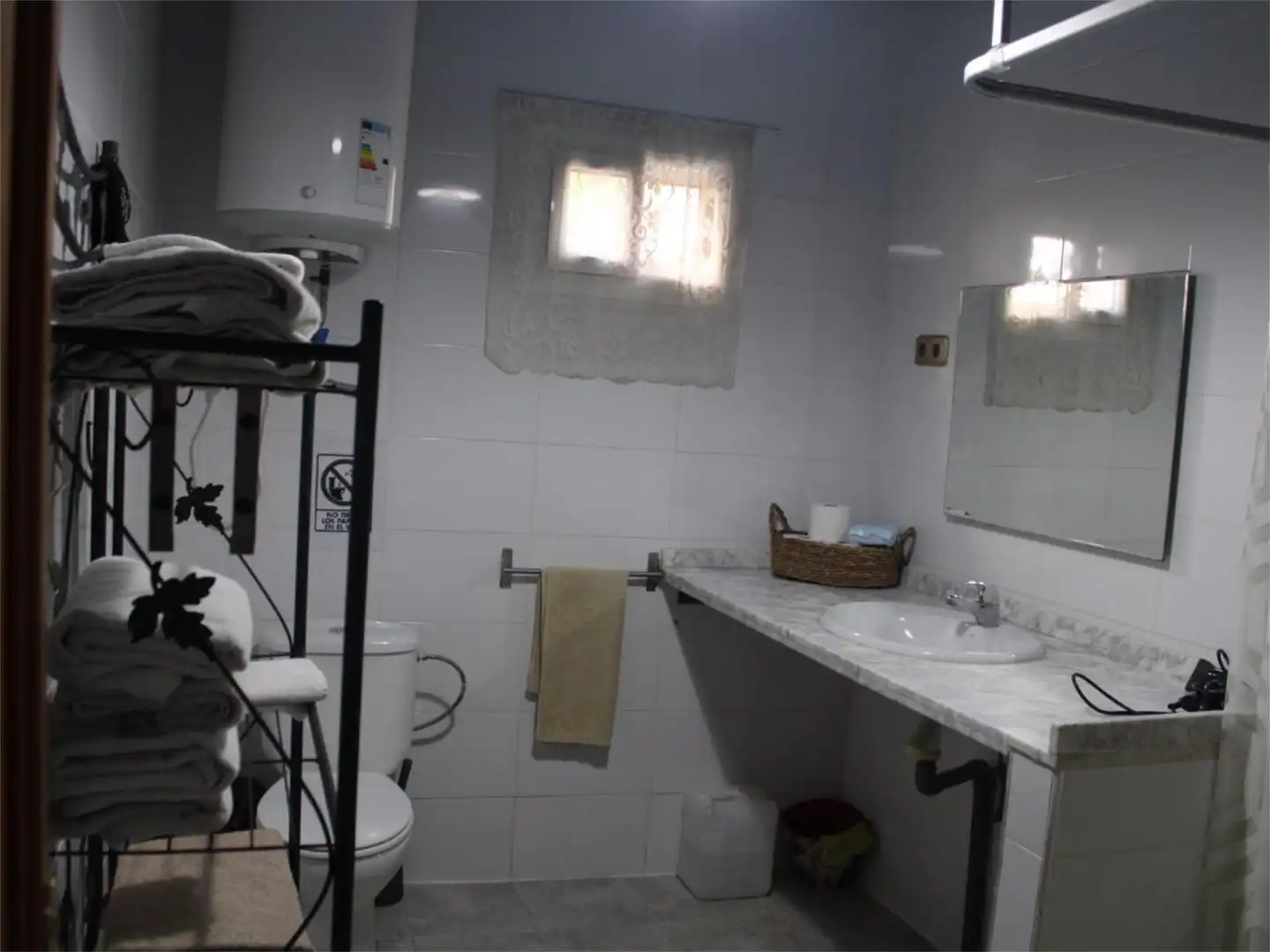 Country homes for rent in Calle Ancha, 13, Motril ciudad Bathroom of Country homes for rent in Motril with Private garden, Terrace and Swimming Pool