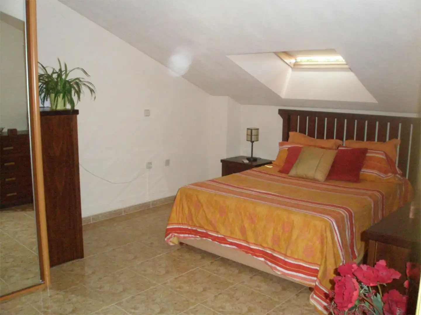 Maisonette zum Verkauf in Calle Los Olmos, 16, Bulevar - Plaza Castilla Schlafzimmer von Maisonette zum Verkauf in Azuqueca de Henares mit Klimaanlage und Balkon