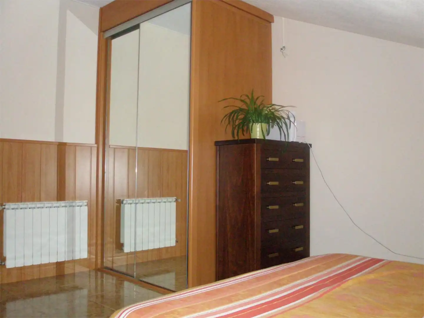 Maisonette zum Verkauf in Calle Los Olmos, 16, Bulevar - Plaza Castilla Schlafzimmer von Maisonette zum Verkauf in Azuqueca de Henares mit Klimaanlage und Balkon