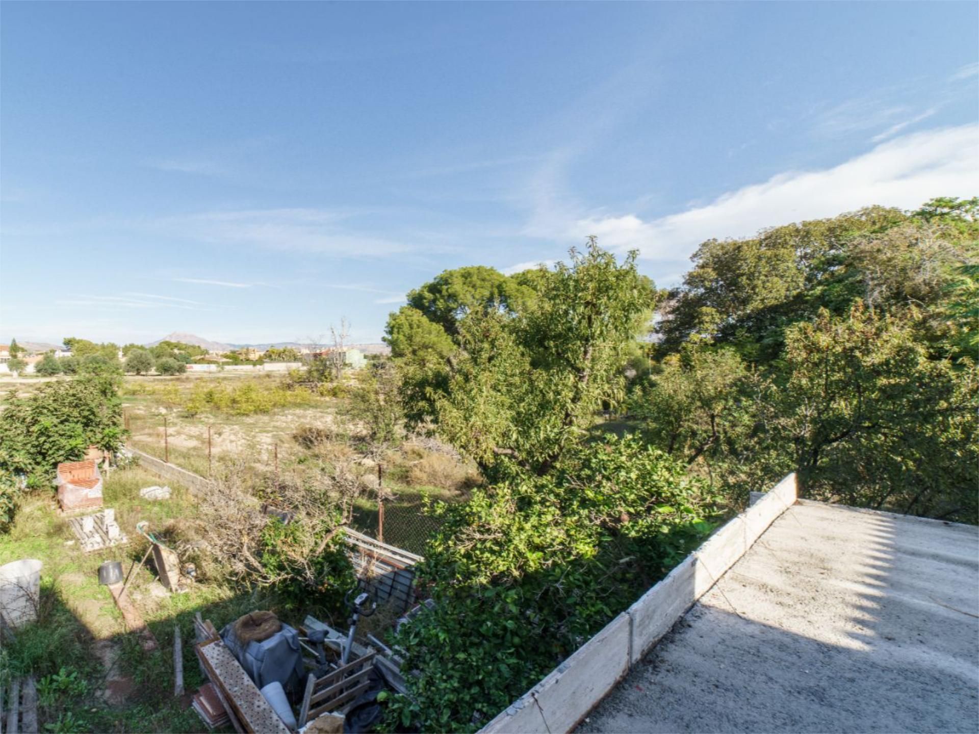 Casa o chalet en venta en Alicante / Alacant con Jardín privado, Terraza y Piscina