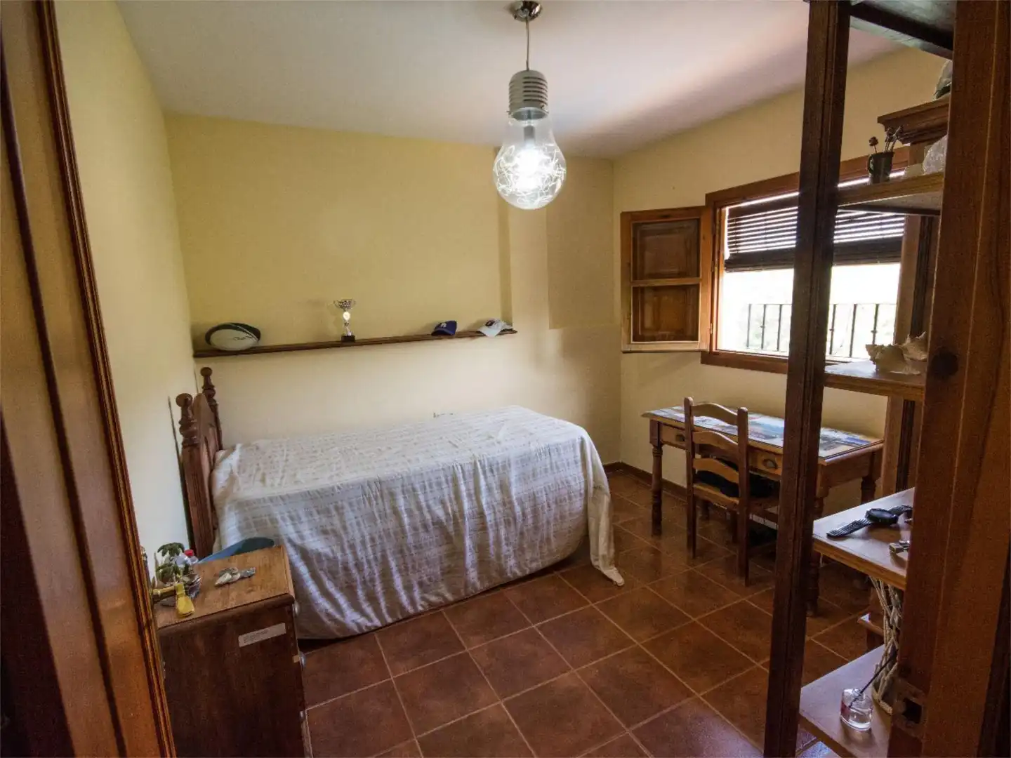 Casa o xalet en venda a Calle de los Alamos, 1, Dúdar Dormitori de Casa o xalet en venda en Dúdar amb Jardí privat, Terrassa i Piscina