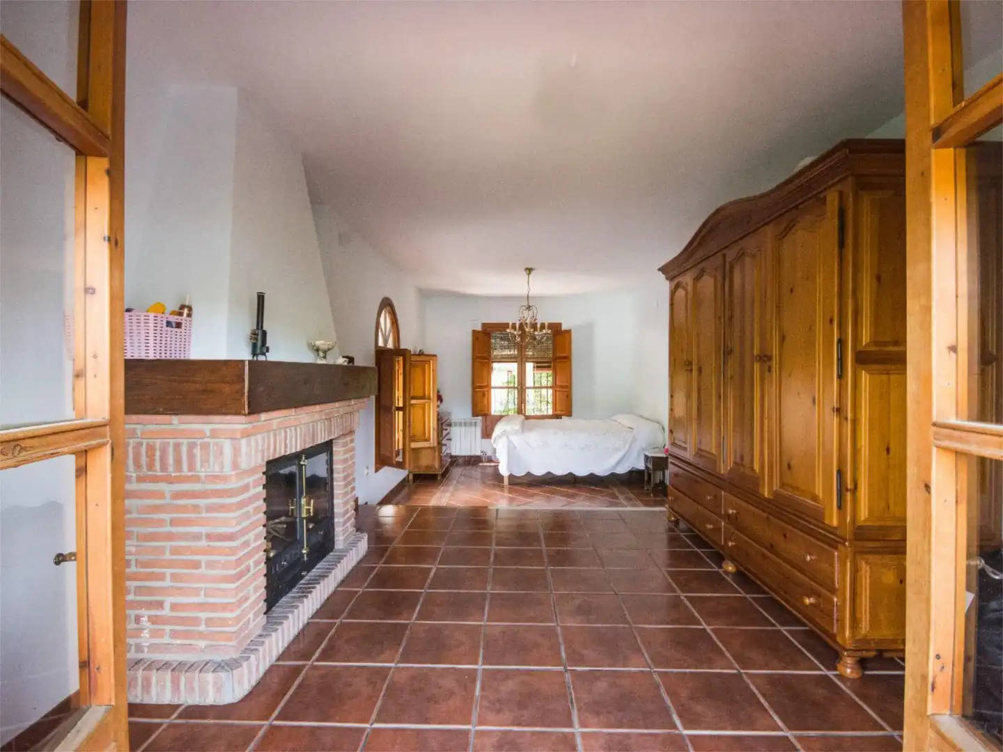 Casa o xalet en venda a Calle de los Alamos, 1, Dúdar Dormitori de Casa o xalet en venda en Dúdar amb Jardí privat, Terrassa i Piscina