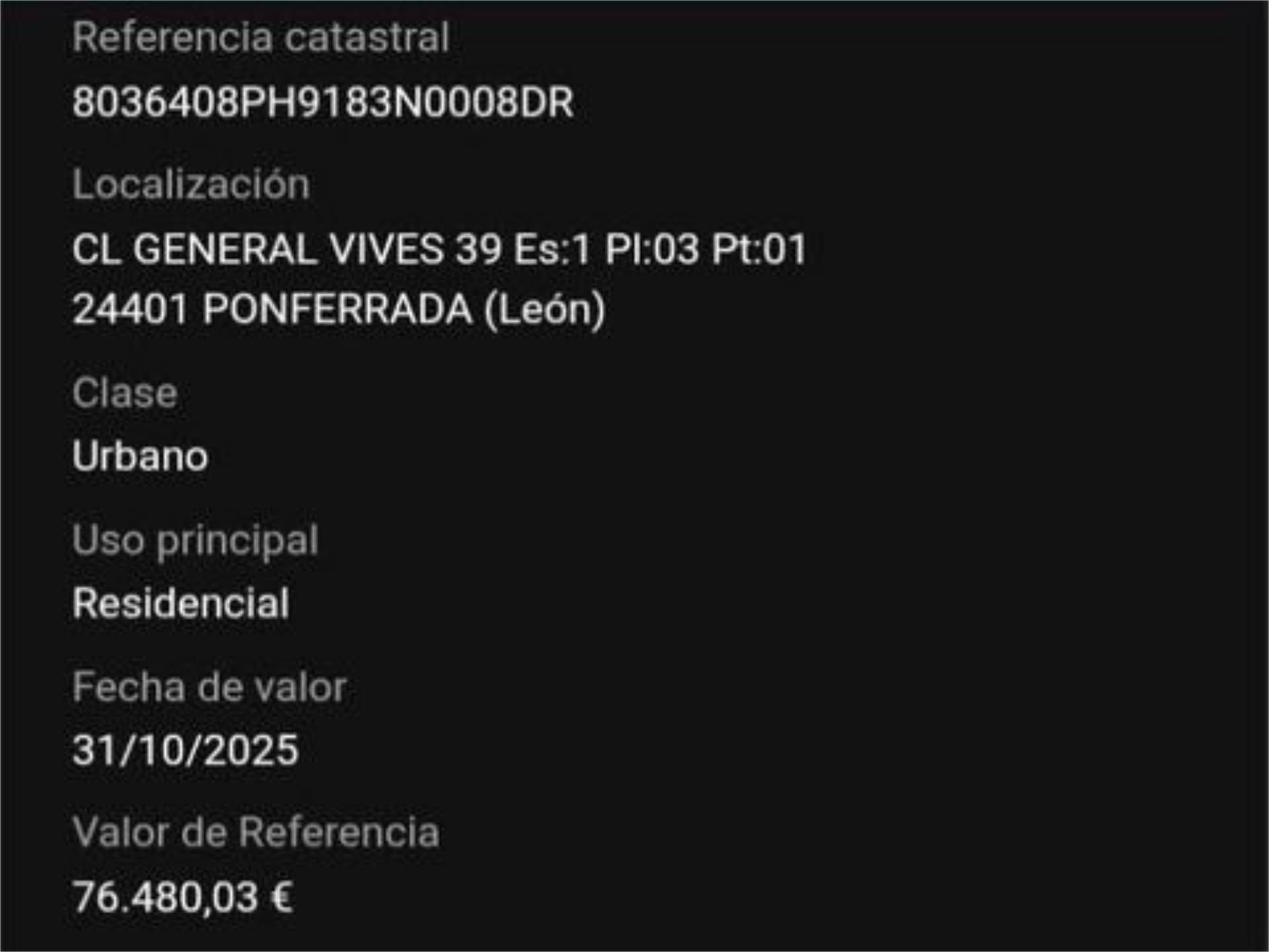 Jardín de Piso en venta en Ponferrada con Calefacción, Parquet y Trastero