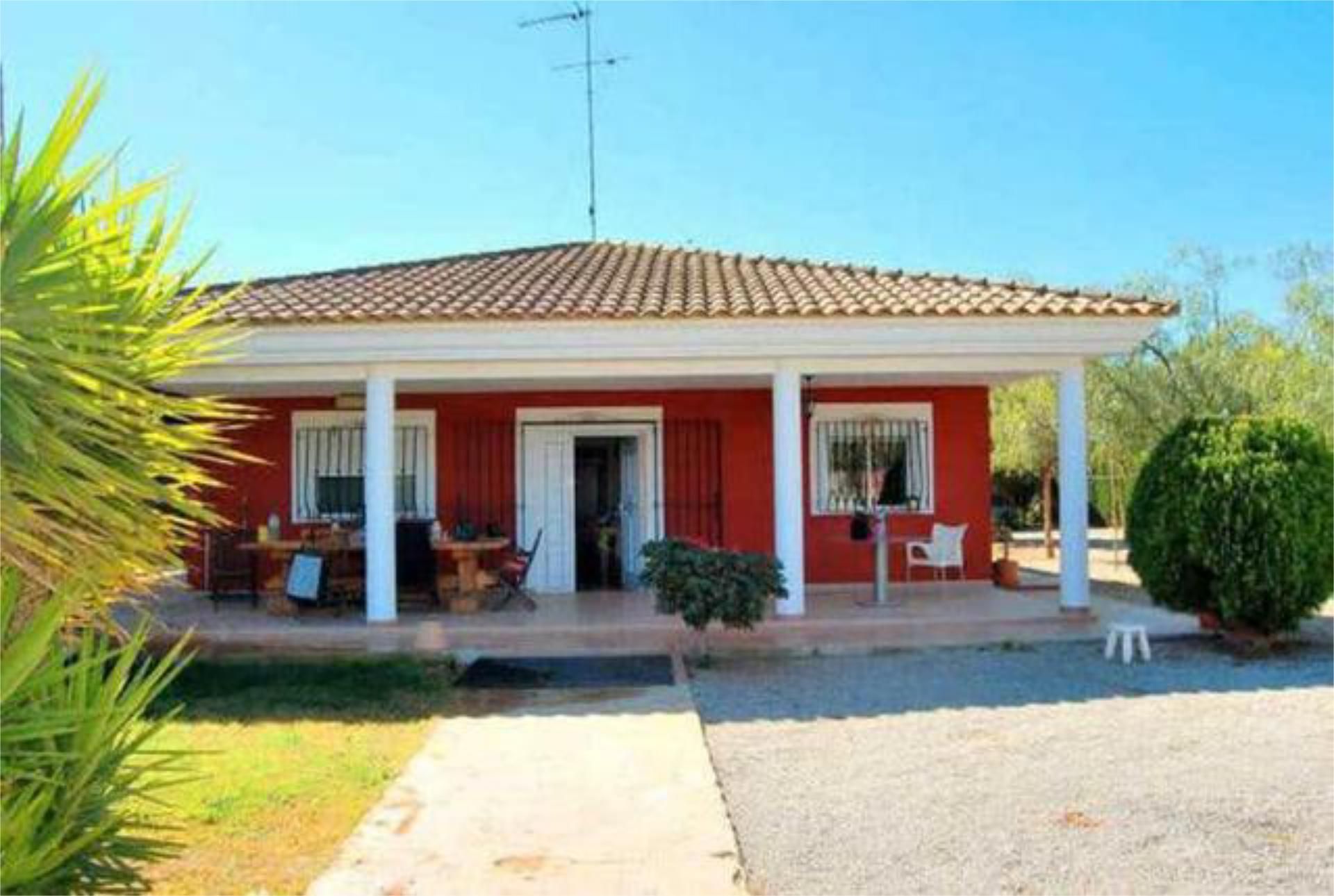 Vista exterior de Casa adosada de alquiler en Cheste con Jardín privado, Terraza y Piscina