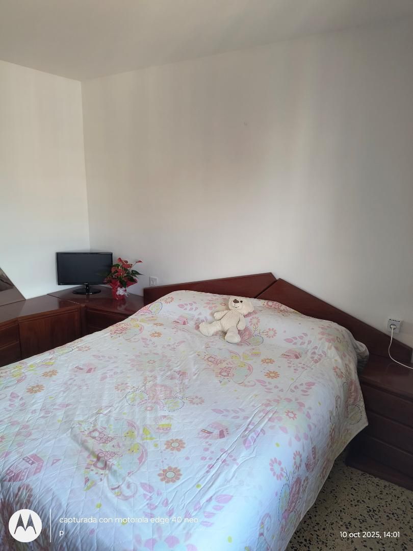 Dormitori de Pis per a compartir en Rubí amb Aire condicionat, Terrassa i Moblat