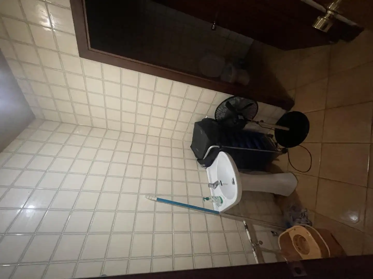 Badezimmer von Büro zum Verkauf in Ceuta