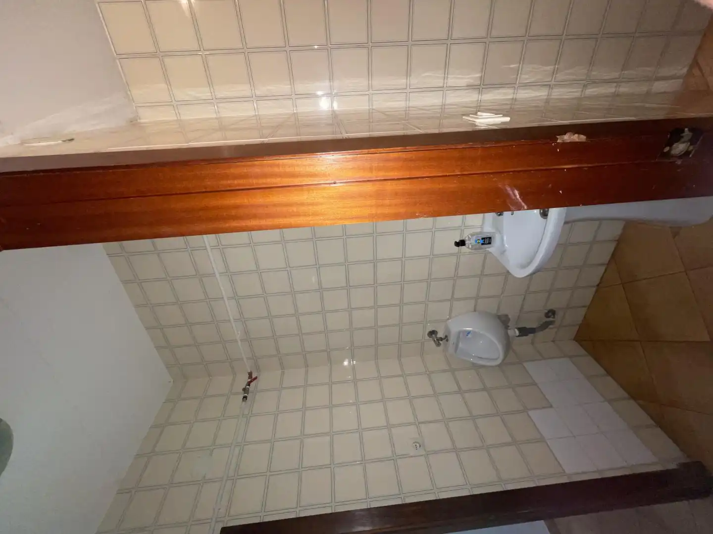 Badezimmer von Büro zum Verkauf in Ceuta