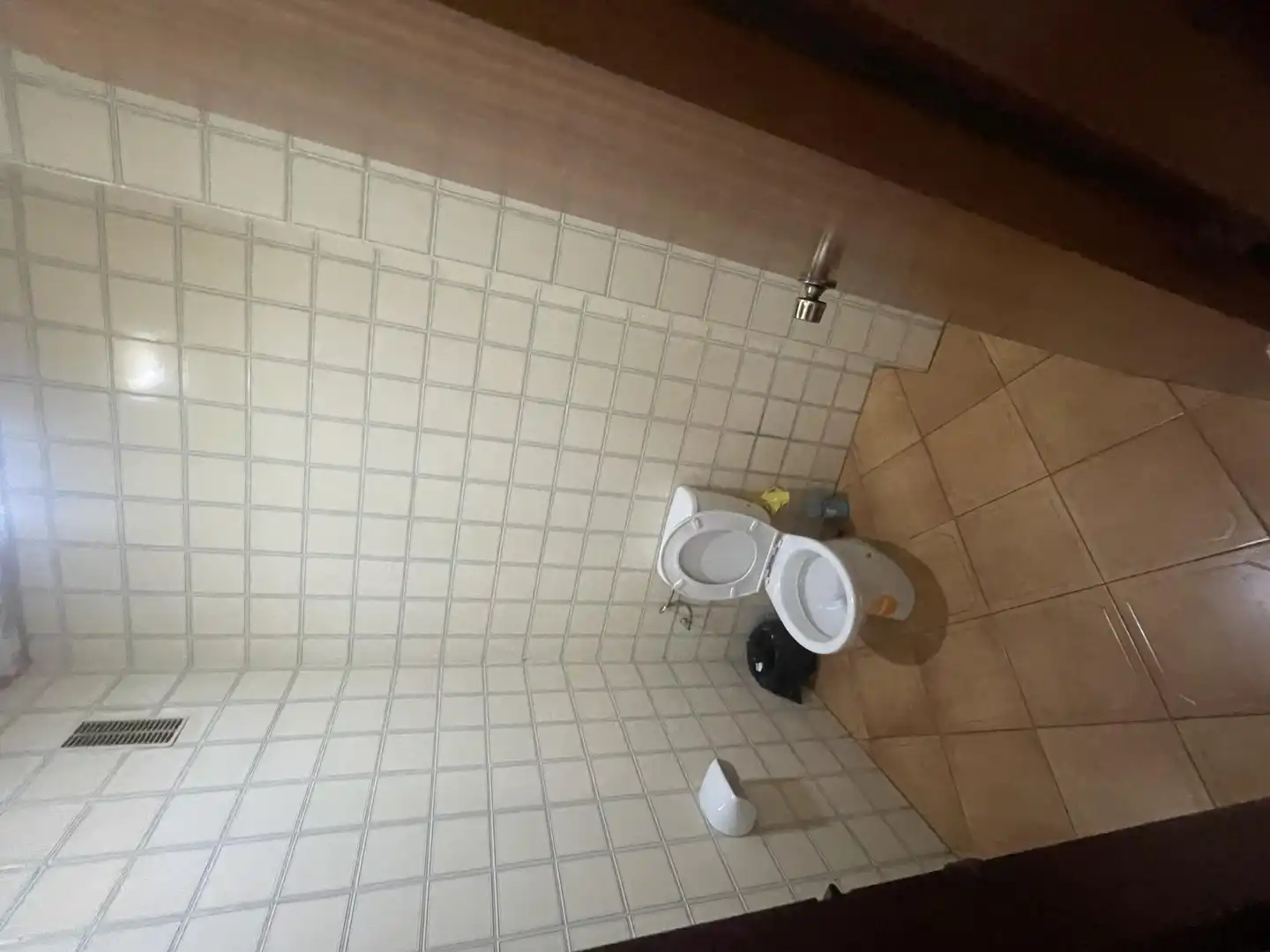 Badezimmer von Büro zum Verkauf in Ceuta