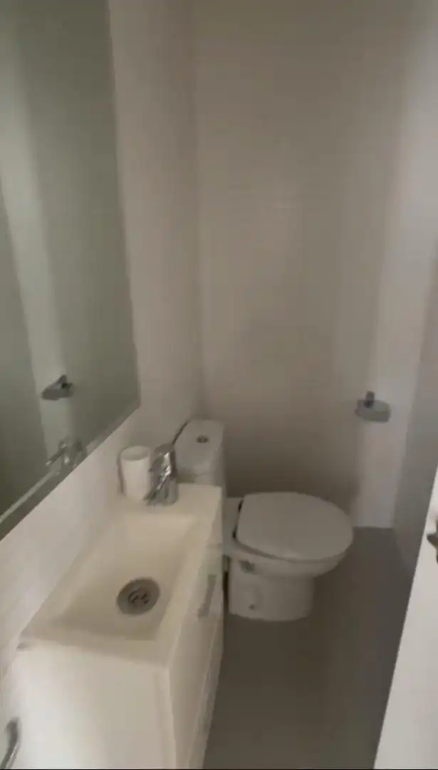 Room in Calle Cárcer, 9, La Merced Bathroom of Flat for share in Málaga with Air Conditioner, Heating and Parquet flooring