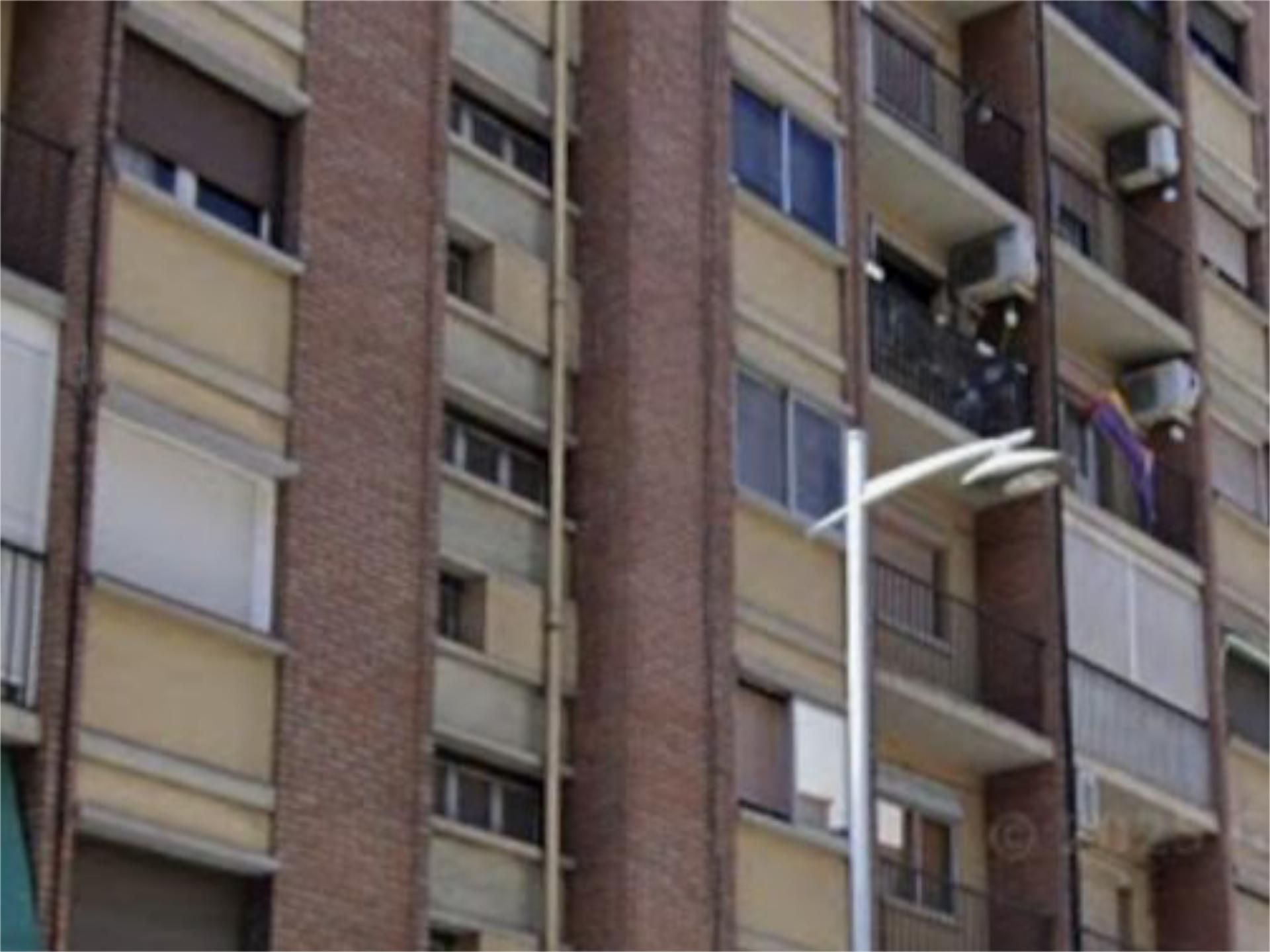 Vista exterior de Piso en venta en  Zaragoza Capital con Parquet, Amueblado y Balcón