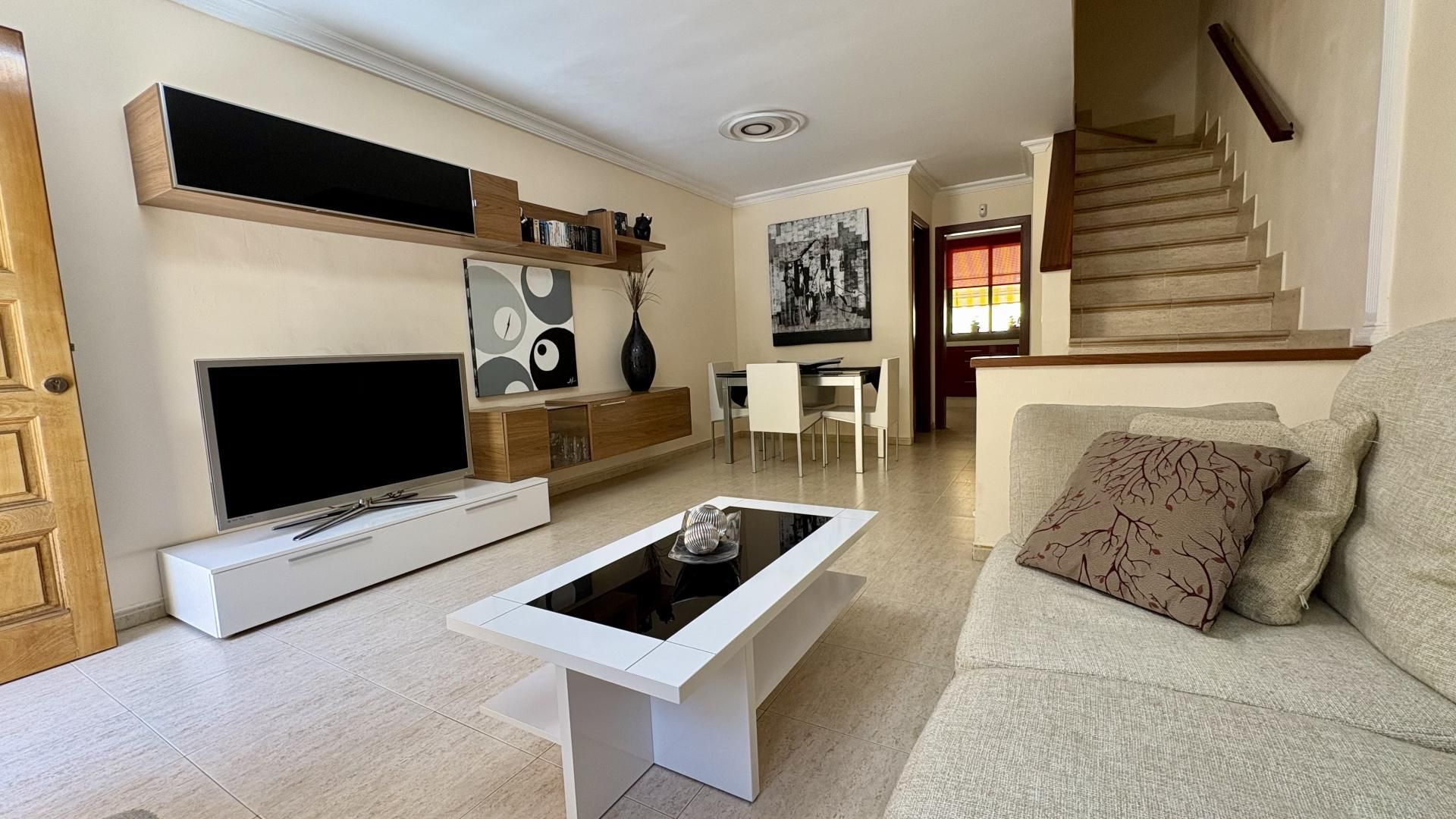 Sala d'estar de Casa adosada en venda en San Miguel de Abona amb Aire condicionat i Terrassa