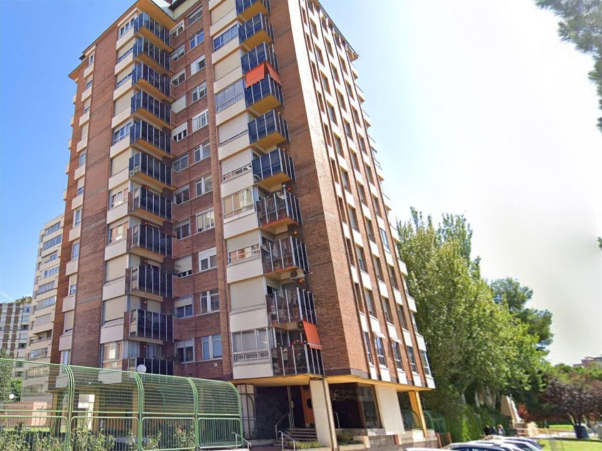 Vista exterior de Piso en venta en Valladolid Capital con Calefacción, Jardín privado y Parquet