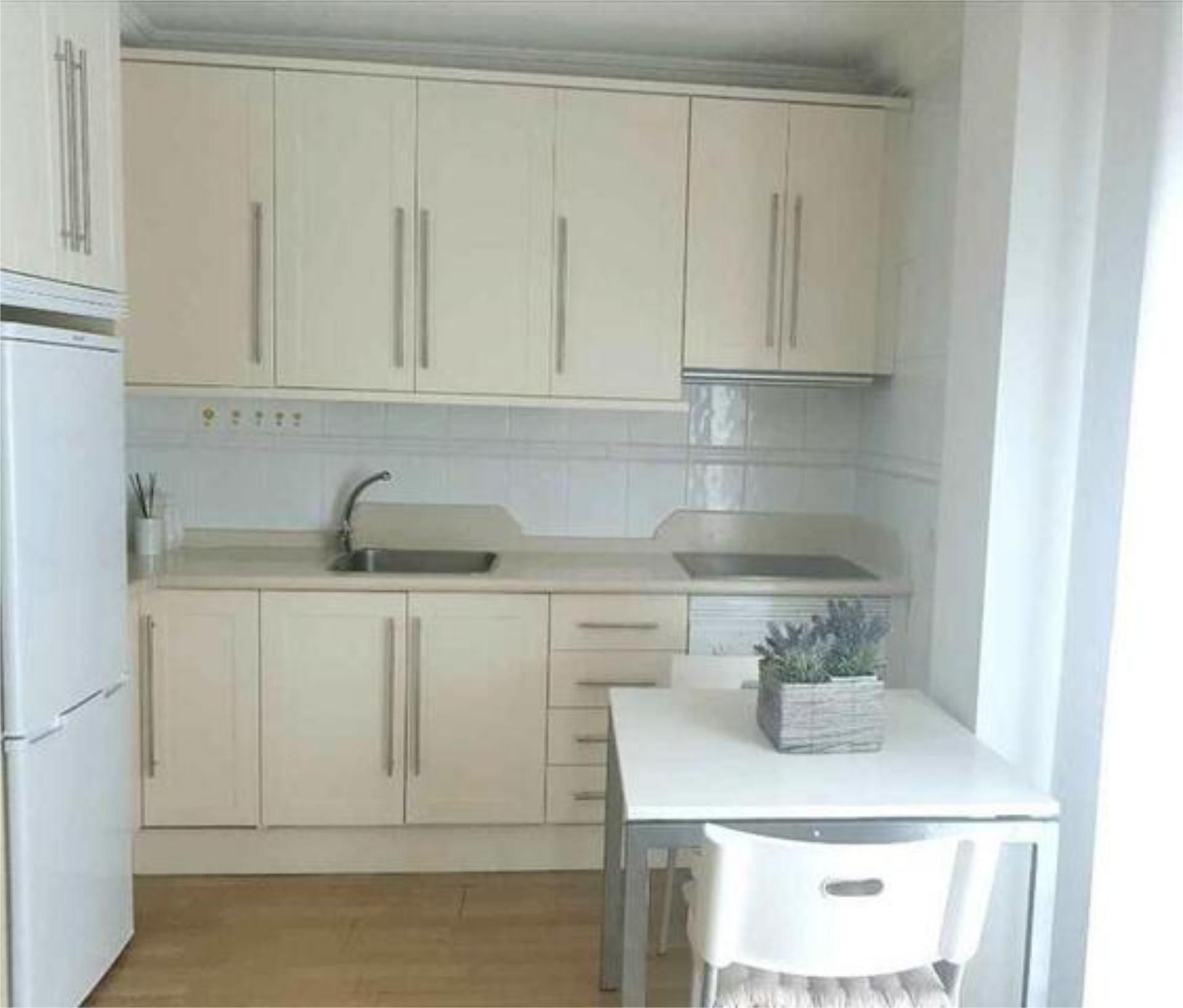 Cuina de Pis de lloguer en Candelaria amb Piscina i Moblat