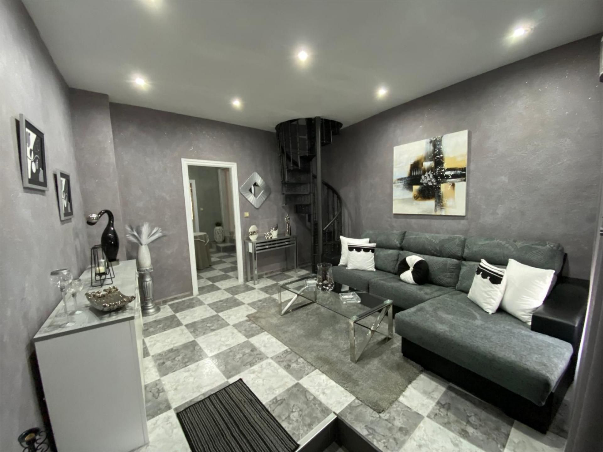 Living room of Flat for sale in Rus  with Air Conditioner, Private garden and Terrace