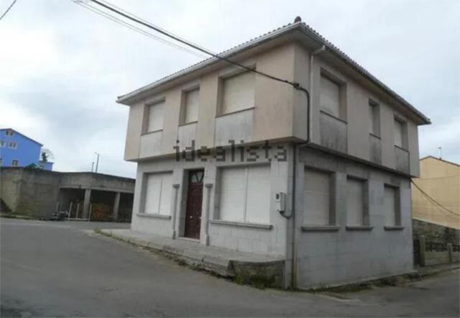Vista exterior de Casa adosada en venda en Coristanco amb Calefacció, Terrassa i Traster