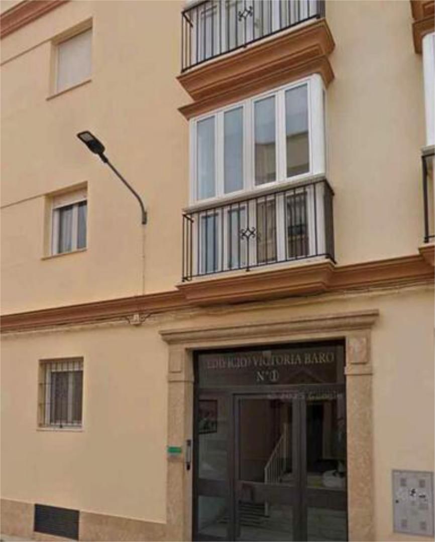 Vista exterior de Pis en venda en Chiclana de la Frontera amb Terrassa