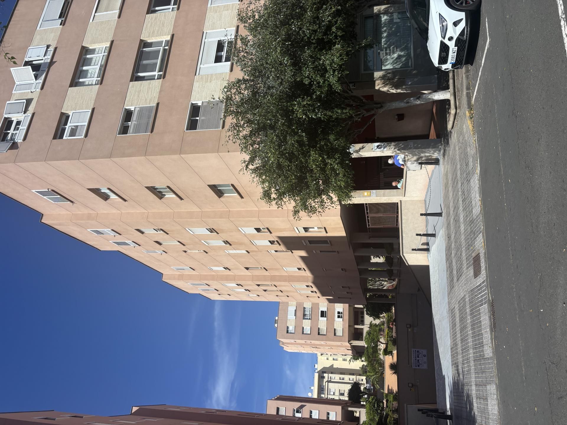 Pis de lloguer a Calle Lomo la Plana, 24, Siete Palmas Vista exterior de Pis de lloguer en Las Palmas de Gran Canaria amb Parquet, Piscina i Moblat