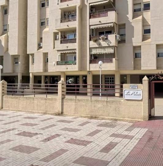 Foto 1 de Pis en venda a Calle Nuzas, 15, Los Almendros - El Limonero - El Tomillar, Málaga