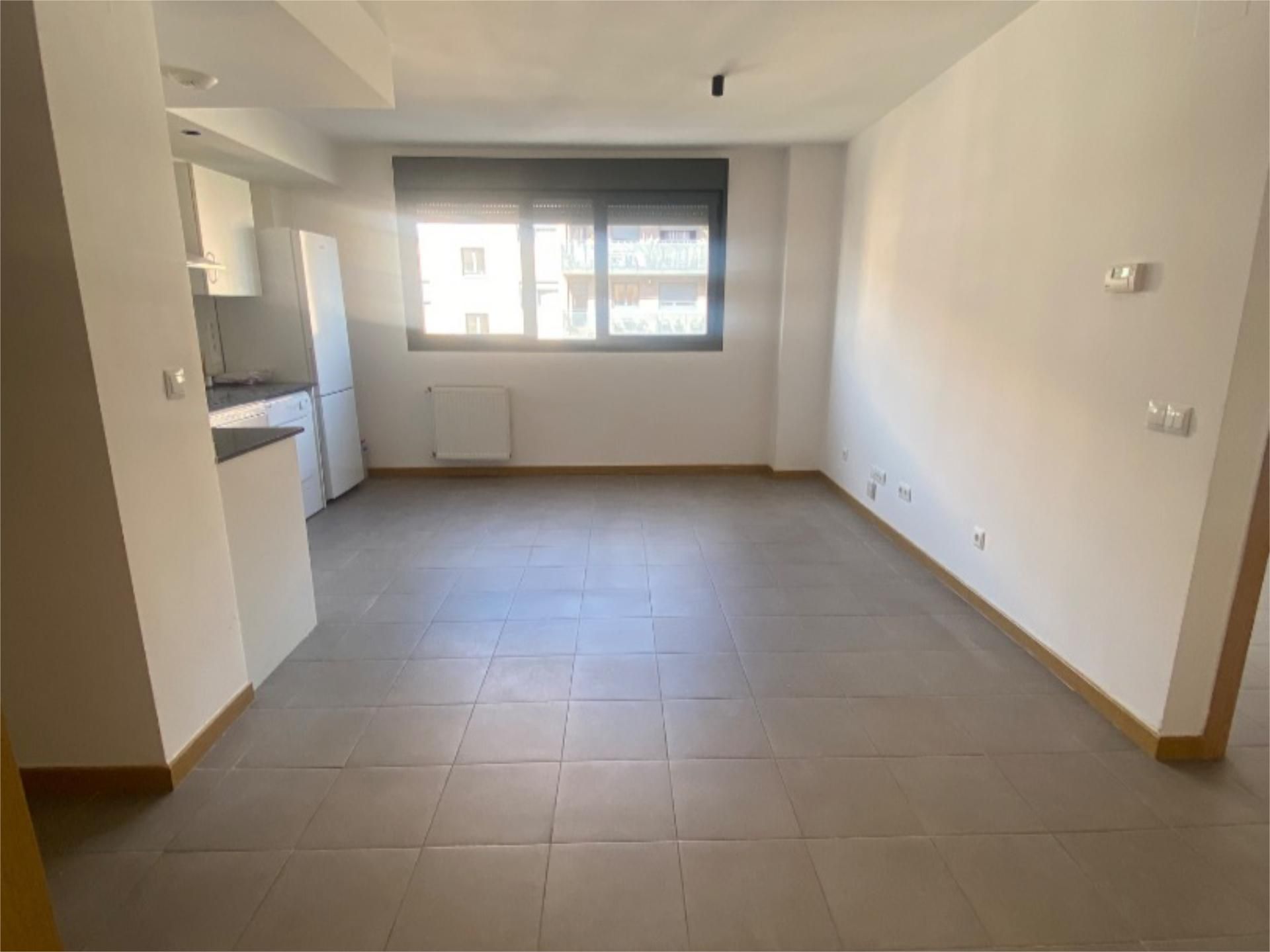 Pis de lloguer a Avenida de Madrid, 2, Primera Fase - Nuevo Tres Cantos Vista exterior de Pis de lloguer en Tres Cantos amb Piscina