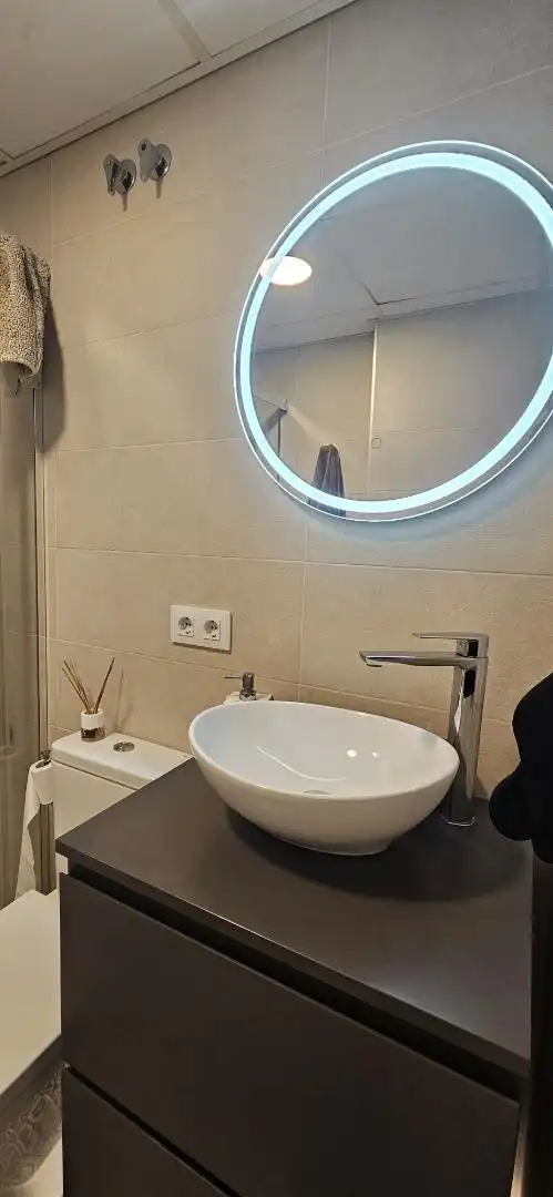 Bathroom of Flat for sale in Sevilla  with Air Conditioner, Heating and Private garden