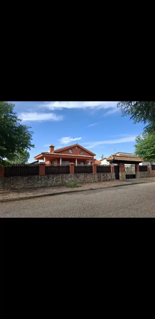 Haus oder Chalet zum Verkauf in Avenida de la Hispanidad, 35, Torremocha de Jarama Außenansicht von Haus oder Chalet zum Verkauf in Torremocha de Jarama mit Terrasse