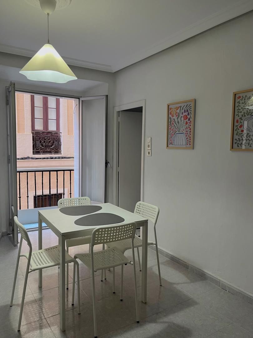 Comedor de Piso de alquiler en  Cádiz Capital con Amueblado y Balcón