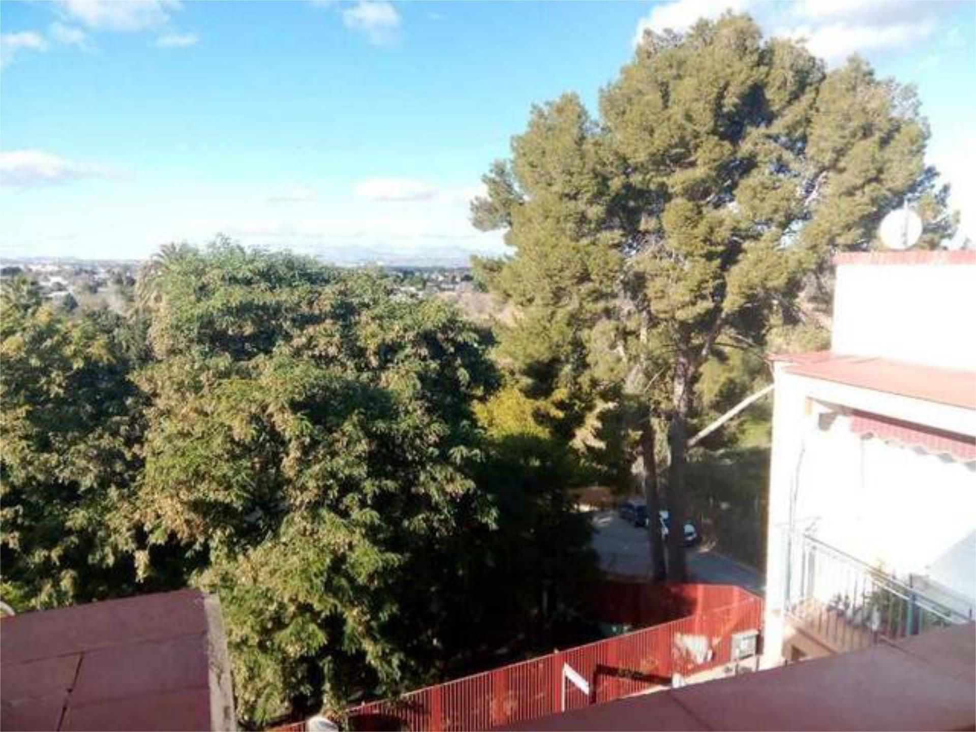 Vista exterior de Piso de alquiler en  Murcia Capital con Jardín privado, Terraza y Amueblado
