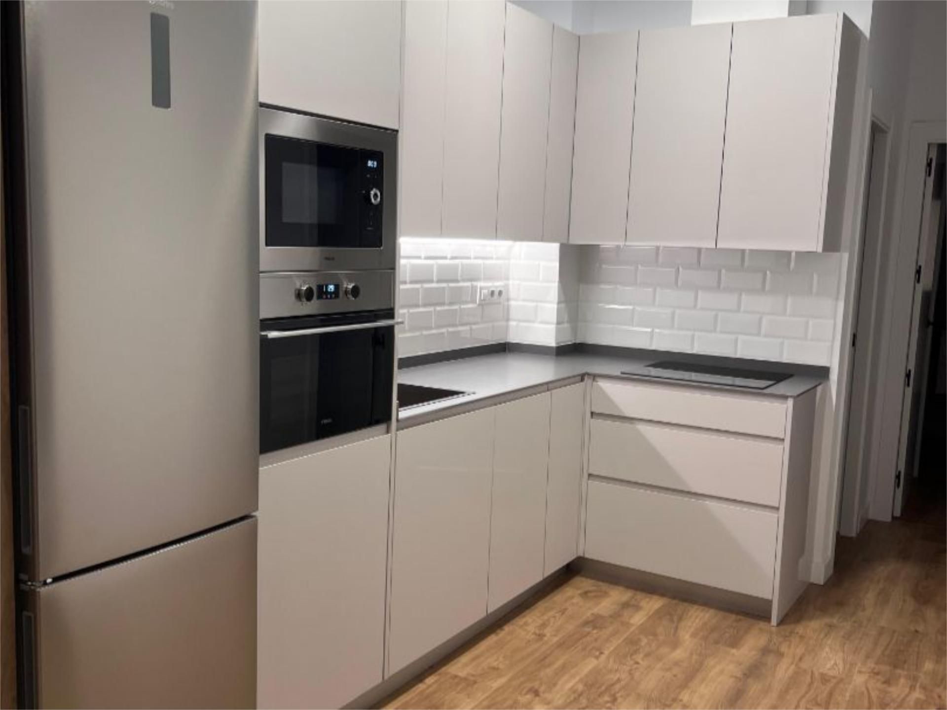 Cuina de Planta baixa de lloguer en  Sevilla Capital amb Aire condicionat, Calefacció i Moblat