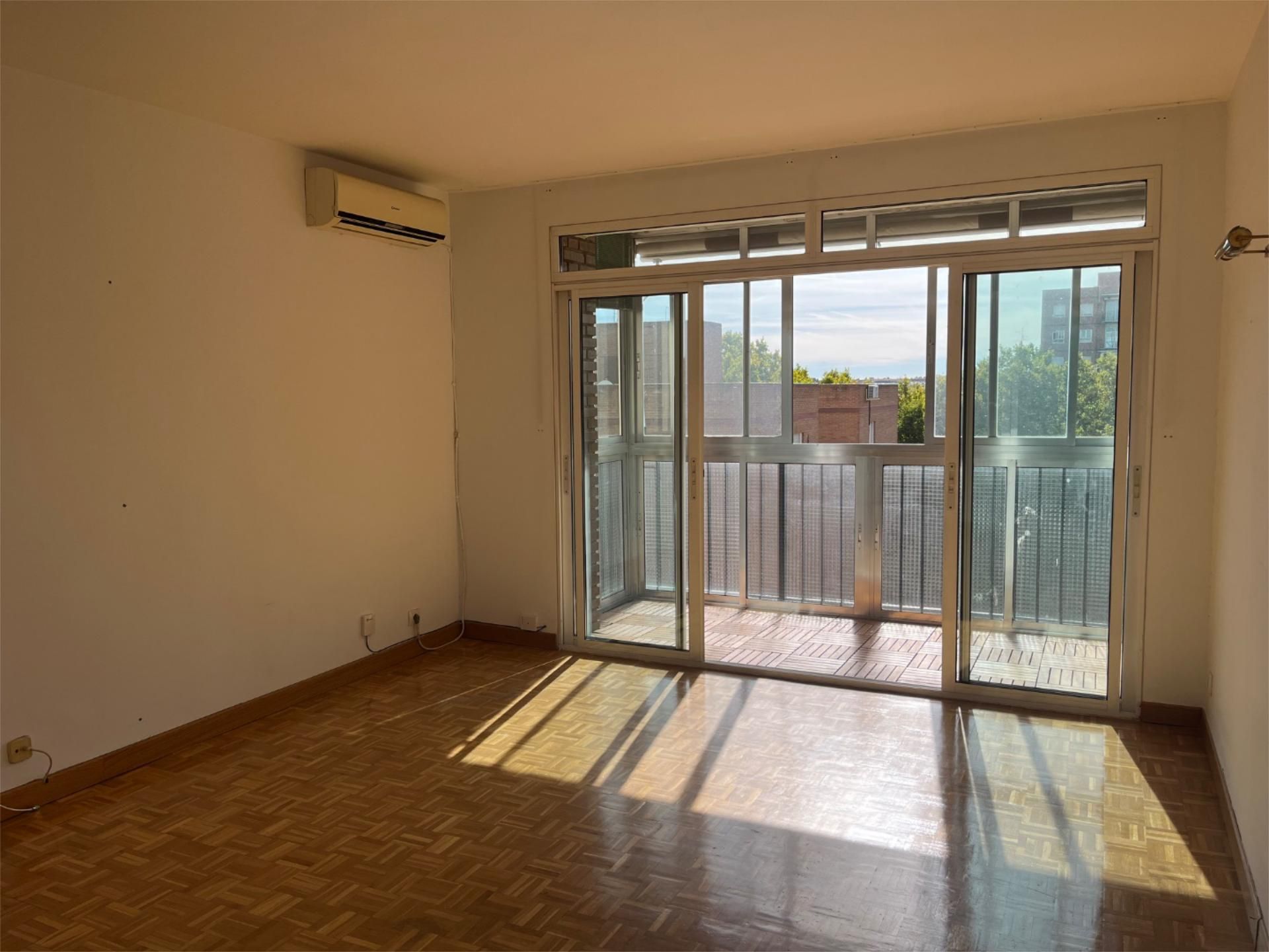 Bedroom of Flat to rent in  Madrid Capital
