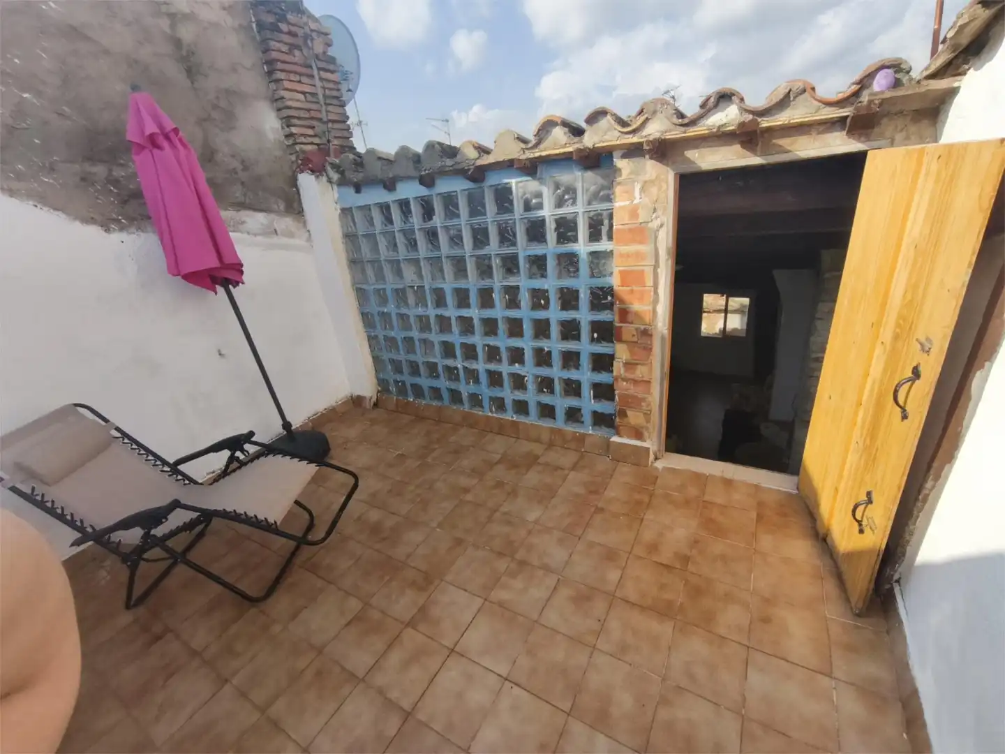 Casa adosada en venta en Travessia del Mur, 52, Remolins - Sant Jaume Terraza de Casa adosada en venta en Tortosa con Terraza