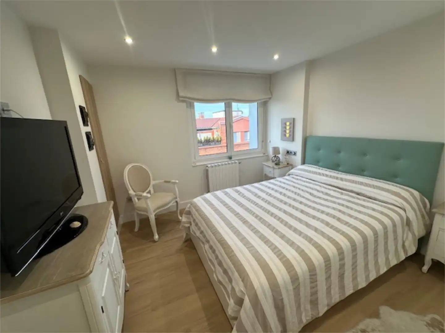 Bedroom of Flat for rent in Gijón 