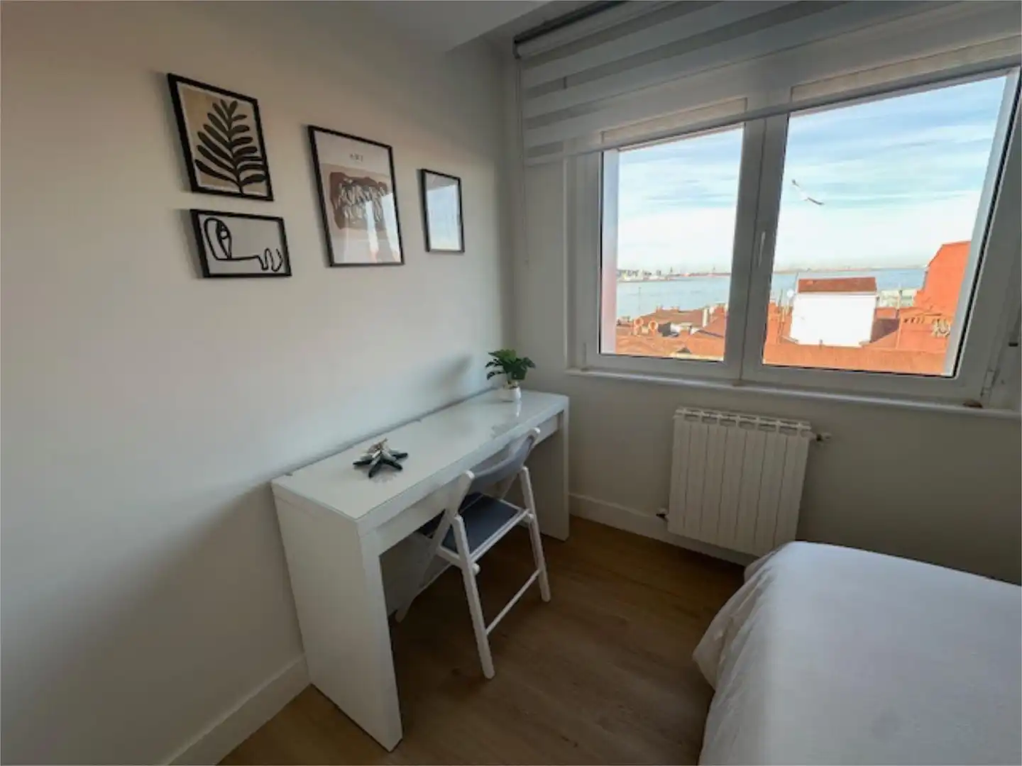 Bedroom of Flat for rent in Gijón 