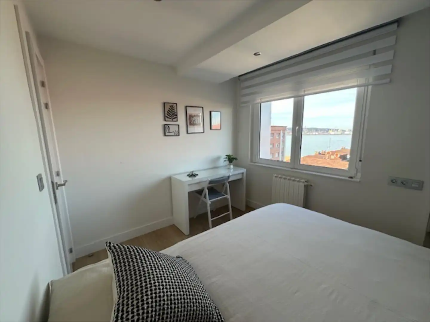 Bedroom of Flat for rent in Gijón 