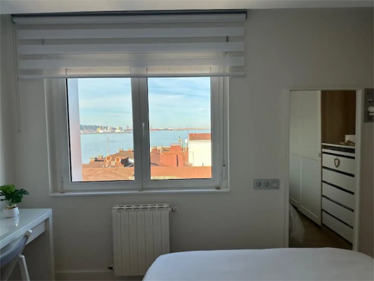 Bedroom of Flat for rent in Gijón 