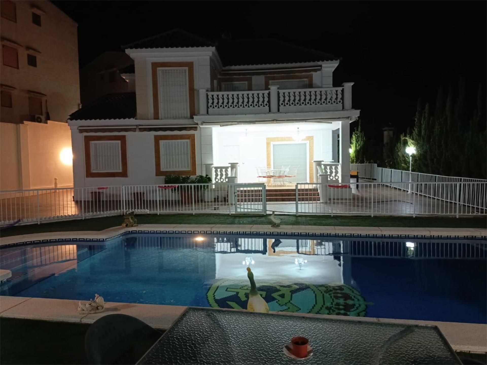 House or chalet for sale in Calle Isla de Formentera, 3, Los Arenales del Sol Swimming pool of House or chalet for sale in Elche / Elx with Air Conditioner, Terrace and Swimming Pool