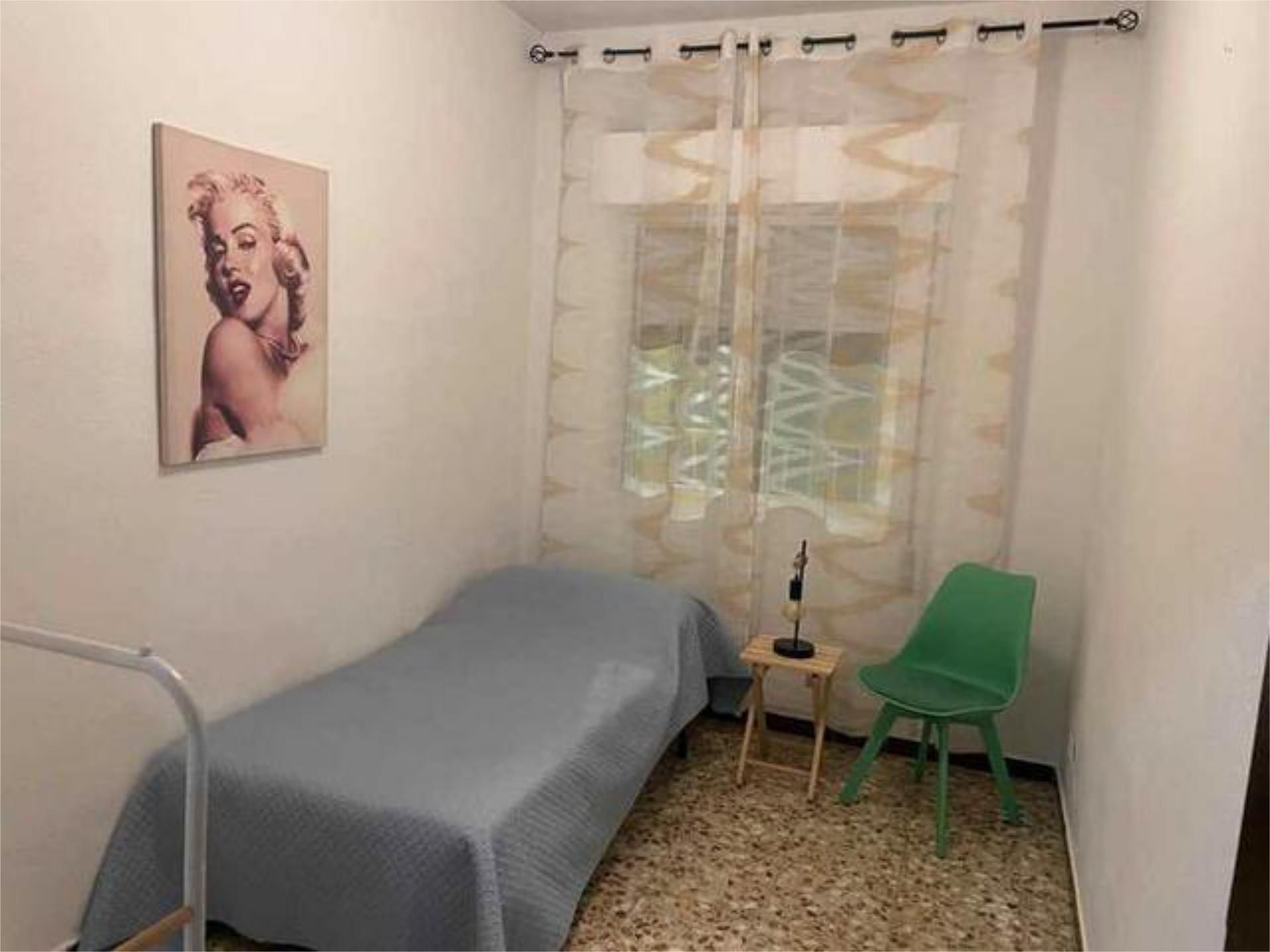 Dormitori de Pis de lloguer en Lobón amb Calefacció, Terrassa i Moblat