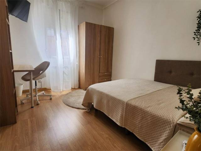 Piso en Venta en Calle de Benita López, 5 en Los Rosales