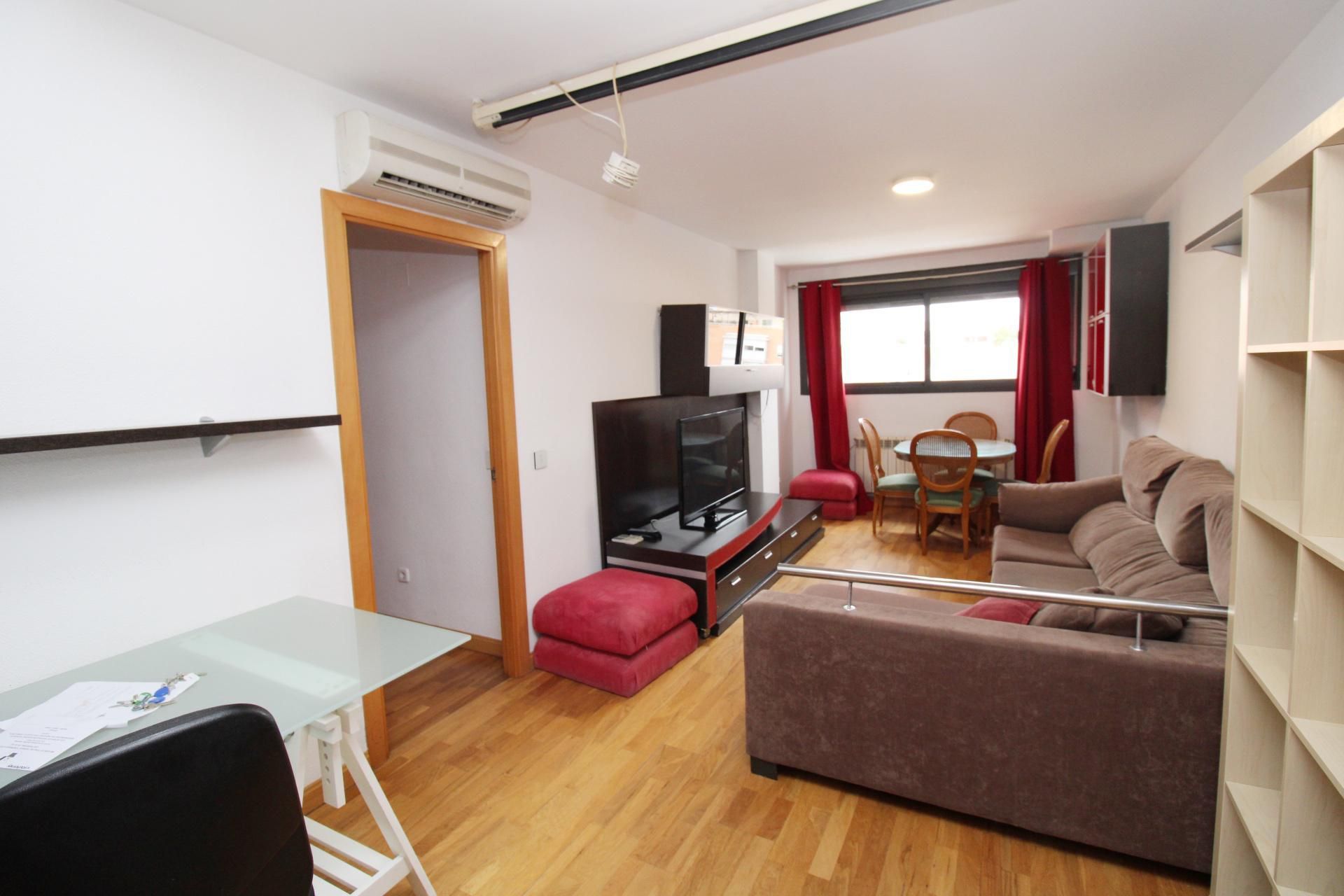 Living room of Flat to rent in  Madrid Capital  with Air Conditioner, Heating and Private garden