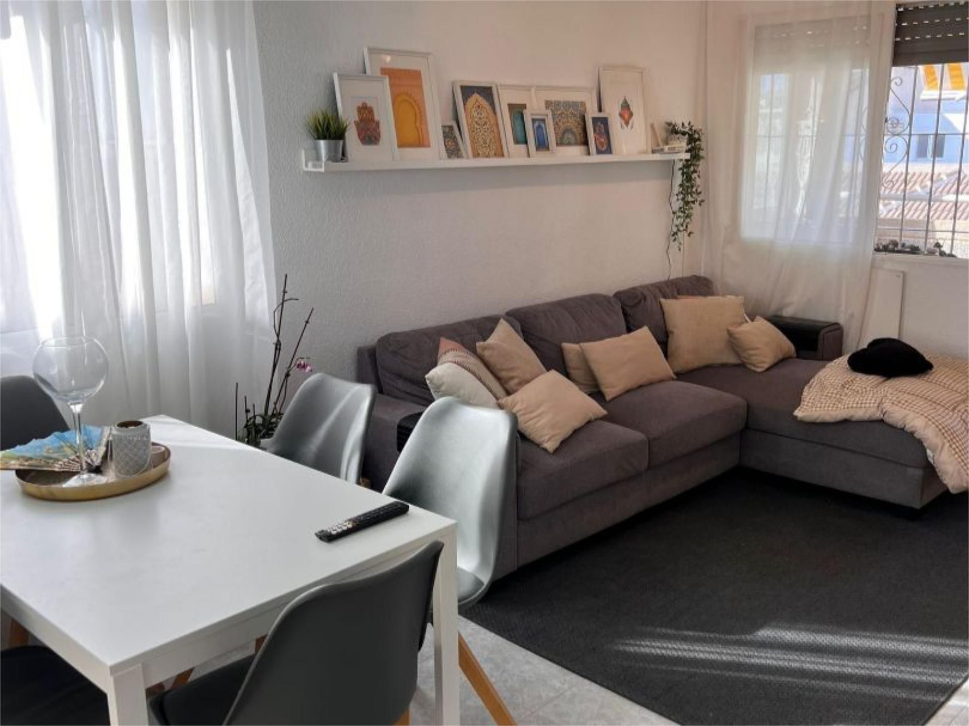 Sala de estar de Ático en venta en Torrevieja con Aire acondicionado, Terraza y Trastero