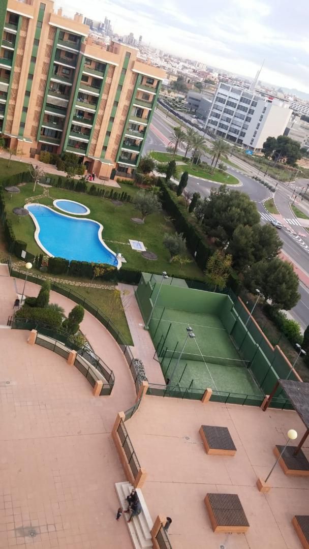 Piscina de Pis de lloguer en Paterna amb Calefacció, Jardí privat i Terrassa