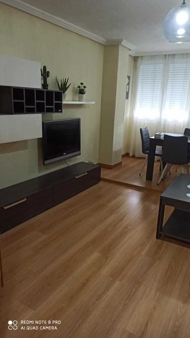 Flat to rent in Calle de Camarena, 70, Aluche Living room of Flat to rent in Madrid Capital with Air Conditioner