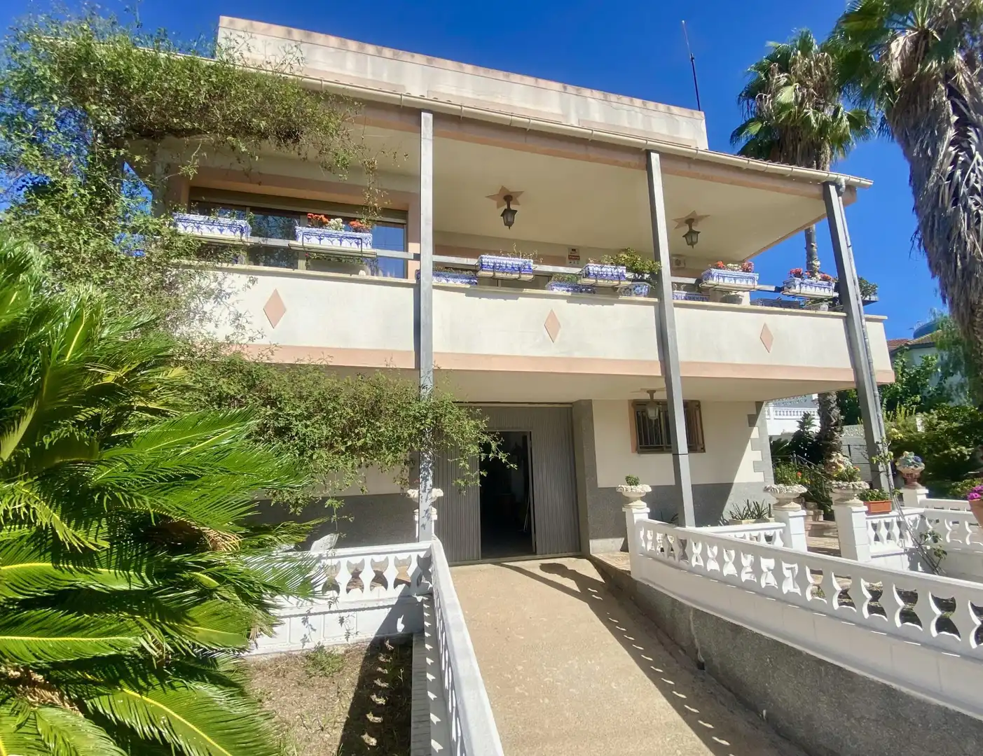 Casa o xalet en venda a Sant Pere i Sant Pau Vista exterior de Casa o xalet en venda en Tarragona amb Calefacció, Jardí privat i Terrassa