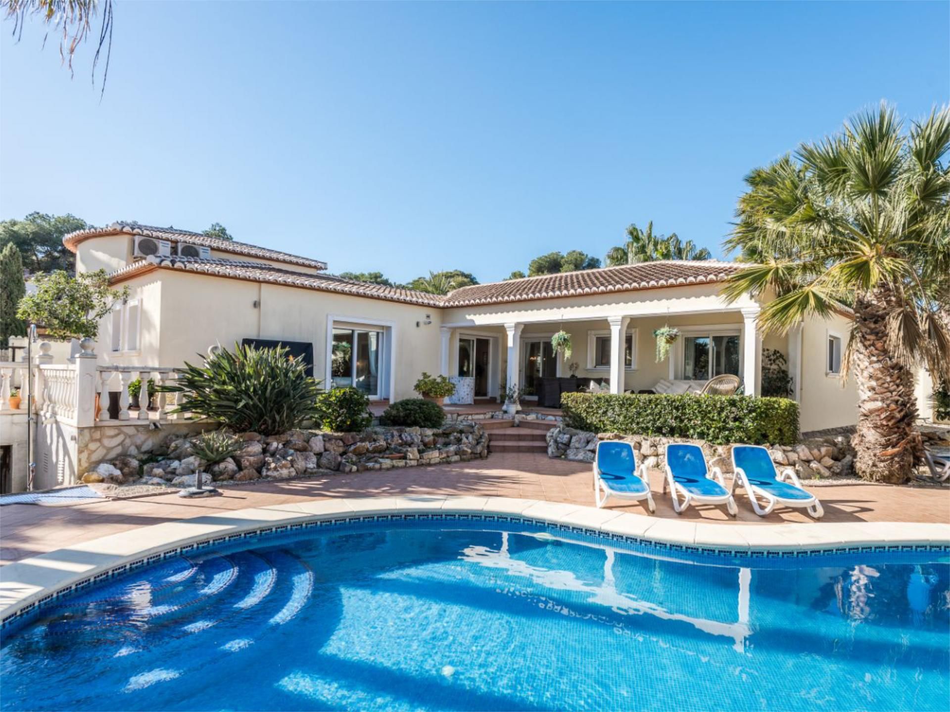 Vista exterior de Casa o xalet en venda en Jávea / Xàbia amb Aire condicionat, Terrassa i Piscina