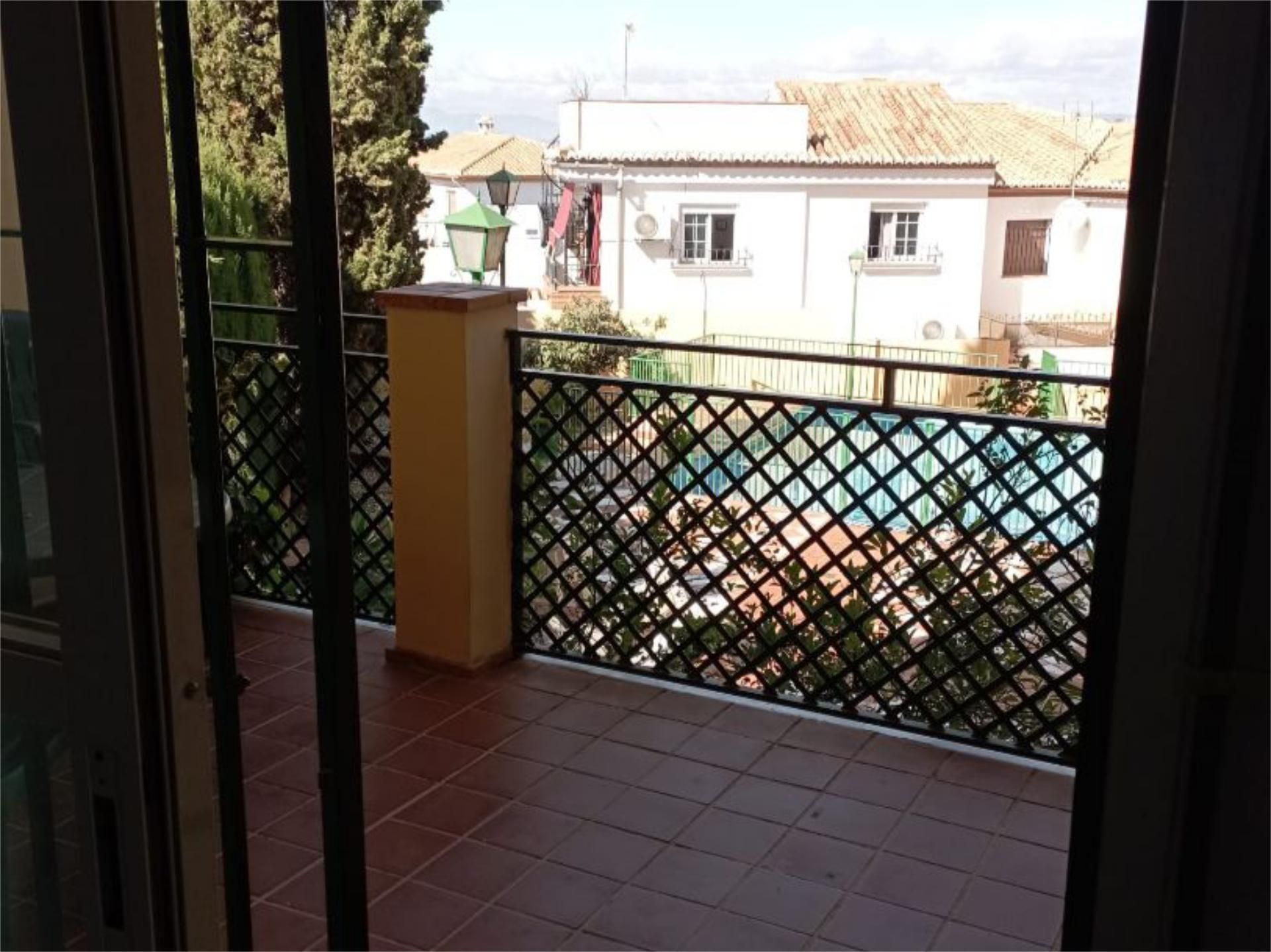 Terrassa de Pis de lloguer en Huétor Vega amb Piscina i Moblat