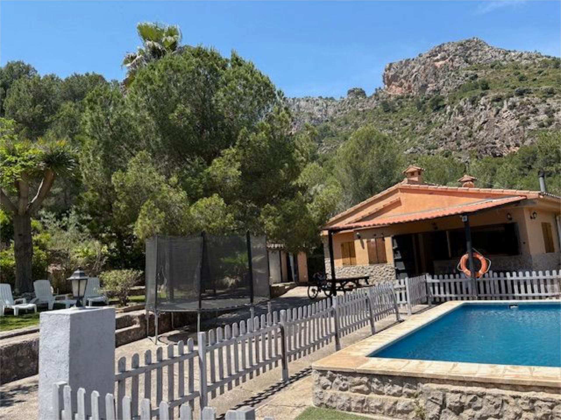 Pis de lloguer a Plaça Poligono 12, 23, Cabanes Vista exterior de Pis de lloguer en Cabanes amb Terrassa, Piscina i Balcó