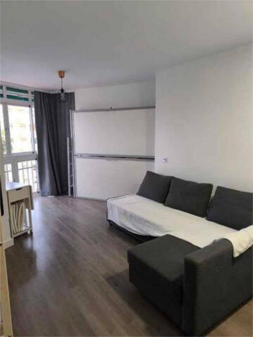 Bedroom of Study to rent in Benalmádena  with Swimming Pool