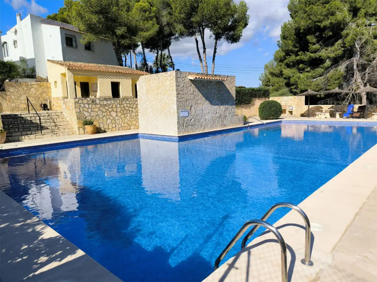 Swimming pool of Detached homes for sale in  Zaragoza Capital  with Air Conditioner, Terrace and Swimming Pool