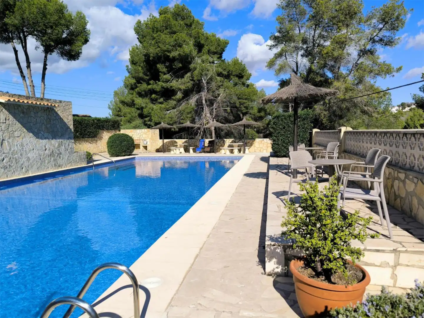 Swimming pool of Detached homes for sale in  Zaragoza Capital  with Air Conditioner, Terrace and Swimming Pool