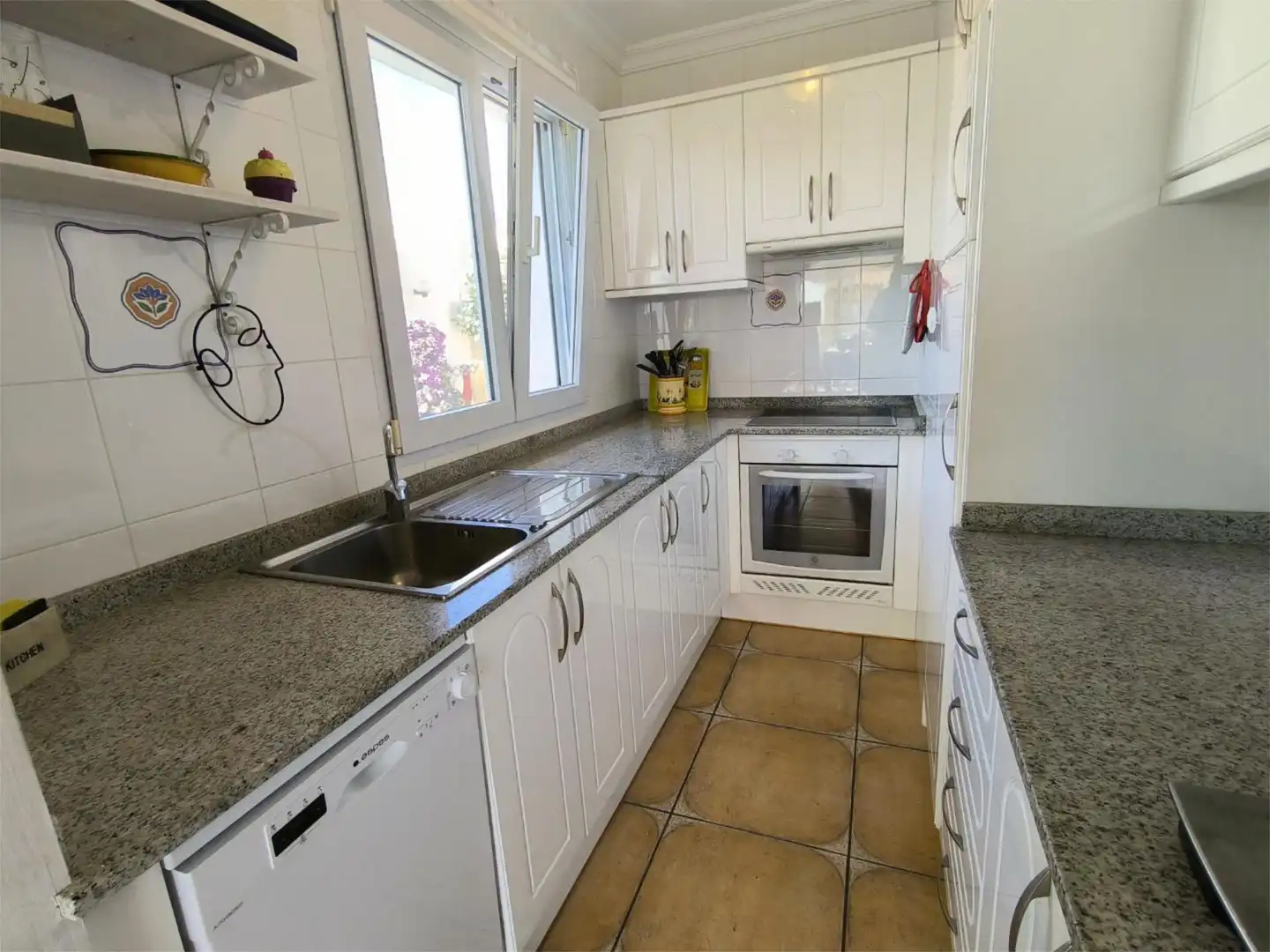Kitchen of Detached homes for sale in  Zaragoza Capital  with Air Conditioner, Terrace and Swimming Pool