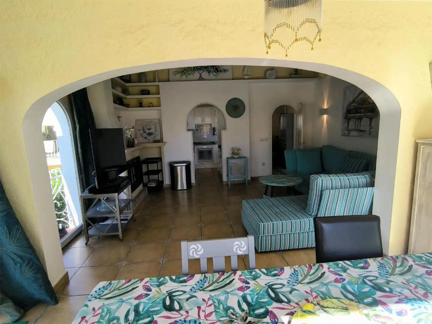 Living room of Detached homes for sale in  Zaragoza Capital  with Air Conditioner, Terrace and Swimming Pool